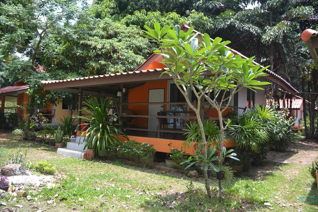 Baan Chid Talay Hotel Koh Chang Exterior photo